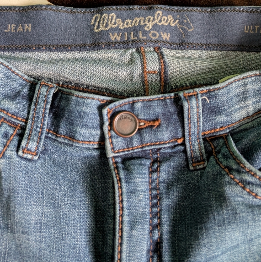 Willow Wrangler Riding Jeans! - Picture 4 of 5